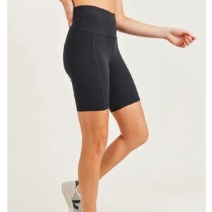 NWT Mono b My main focus black biker shorts